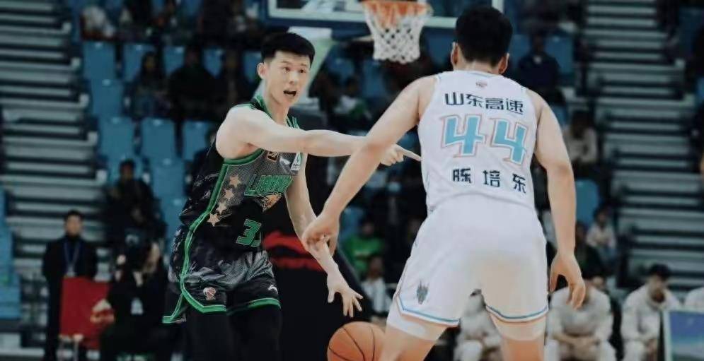 山东男篮训练开放日,今夜战术微调引欢呼,全明星赛在即,控场能力受关注的简单介绍 山东男篮训练开放日,今夜战术微调引欢呼,全明星赛在即,控场能力受关注的简单介绍