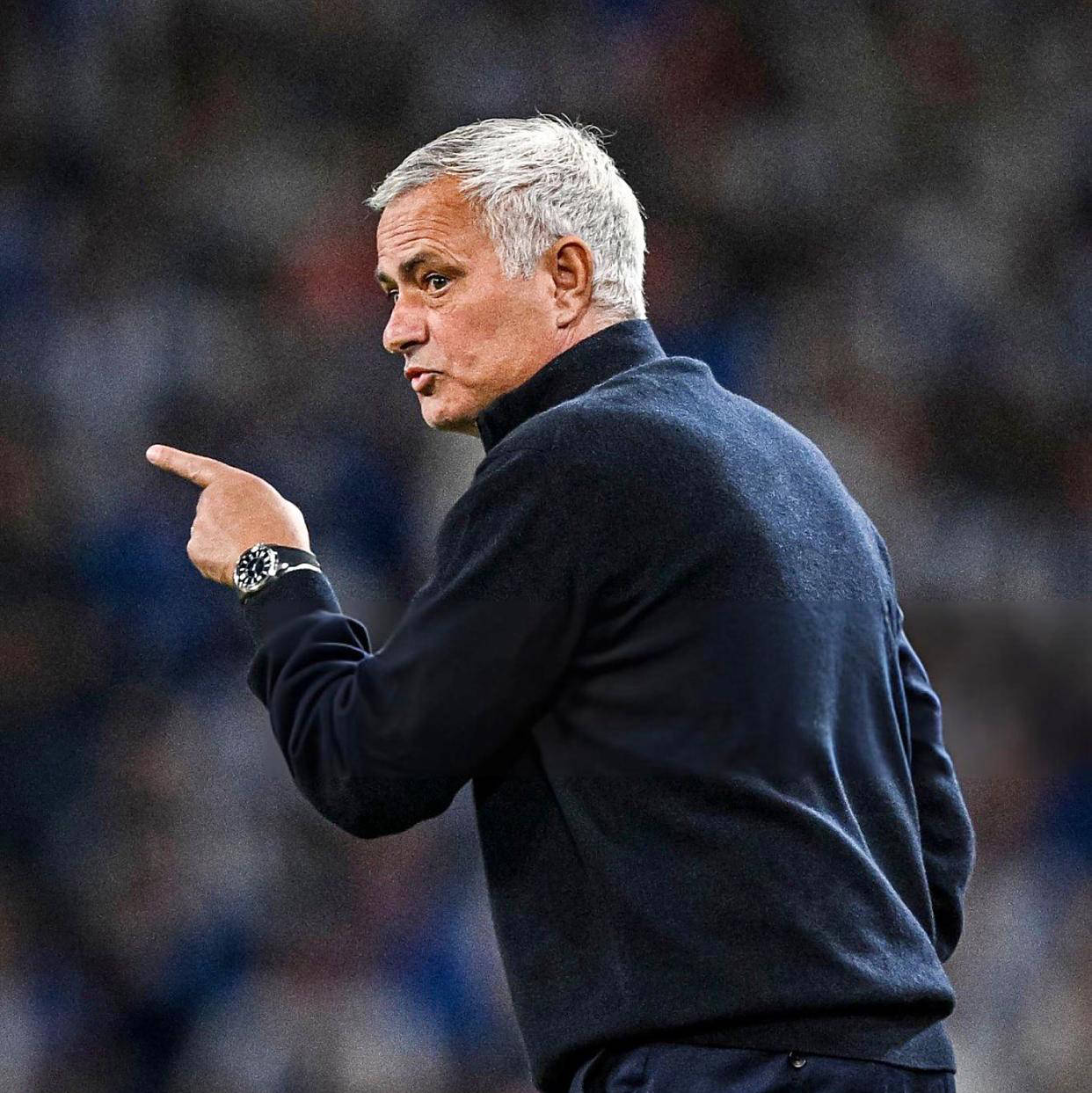 包含关键时刻葡超传出新动向,葡萄牙体育完成体检,管理层表态——气氛紧张,纪律约束更严格的词条 包含关键时刻葡超传出新动向,葡萄牙体育完成体检,管理层表态——气氛紧张,纪律约束更严格的词条