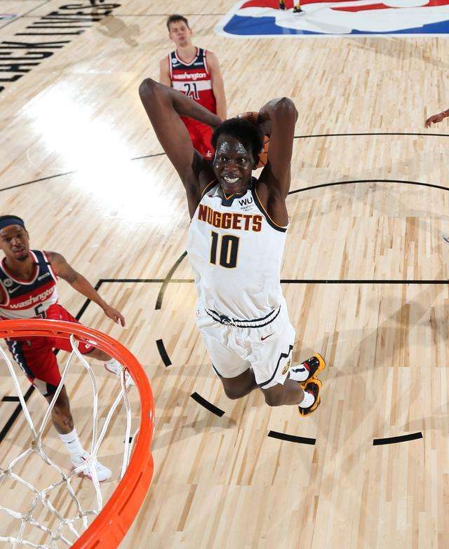 法甲赛程吃紧;丹佛掘金赛后复出首秀;赛场秩序良好;高层口径保持一致(丹佛掘金队最强阵容) 法甲赛程吃紧;丹佛掘金赛后复出首秀;赛场秩序良好;高层口径保持一致(丹佛掘金队最强阵容)