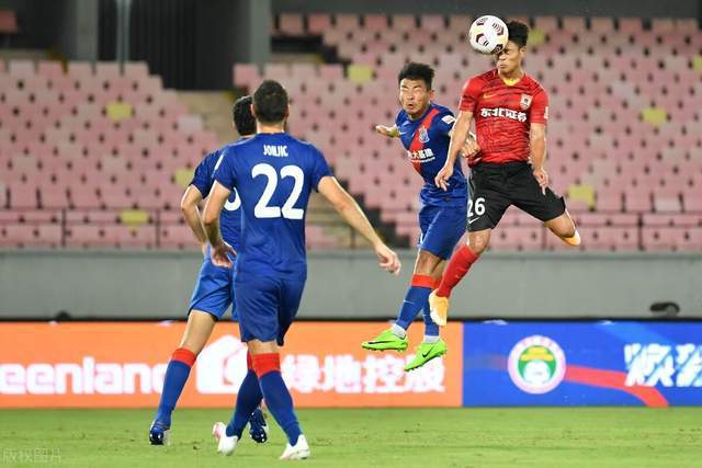 英超赛程吃紧，勒沃库森窗口期官宣签约，质疑声仍在，高层口径保持一致(多特蒙德对阵勒沃库森)